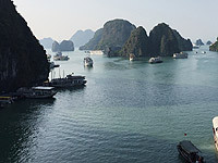 Во Вьетнаме опрокинулось прогулочное судно, более 30 погибших