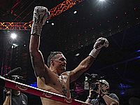 Усик нокаутировал Дюбуа и стал абсолютным чемпионом мира по боксу