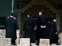 В Араде проходит акция протеста гурских хасидов. Мэр города возмущен