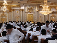 Репортаж: ученики ешив для проблемной молодежи подрабатывают и не служат в армии