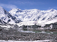 Операция по эвакуации с пика Победы альпинистки Натальи Наговициной остановлена