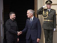 Премьер Канады объявил в Киеве, что уже в сентябре его страна передаст Украине оружия на $1 млрд