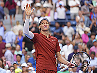 Синнер вышел в 1/8 финала Открытого чемпионата США. Зверев выбыл