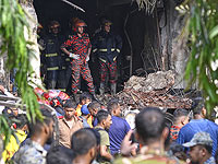 В Бангладеш на школу рухнул военный самолет, множество жертв