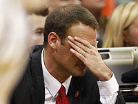 Ученые  выяснили, какая возрастная группа самая несчастная