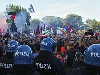 В Венеции задержаны подозреваемые в нападении на еврейскую пару