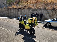 Мужчина на электровелосипеде пострадал в ДТП в Кфар-Сабе