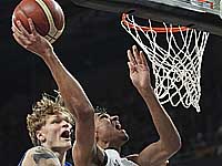 Немцы вышли в финал Евробаскета