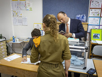 Раввин Охад Тахарлев подверг критике письмо против мобилизации религиозных девушек