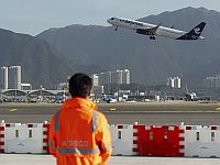 Аэропорт Гонконга может быть надолго закрыт из-за тайфуна