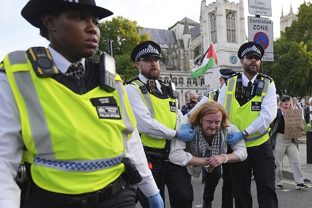 Демонстрация в поддержку Palestine Action в Лондоне. Фоторепортаж
Демонстрация в поддержку Palestine Action в Лондоне. Фоторепортаж