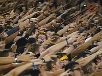 Уровень интеллекта связан с тем, насколько хорошо вы слышите в толпе