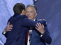 The New York Times: Пока Стив Виткофф ищет мира, его сыновья ищут арабских инвесторов