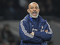 Главным тренером 