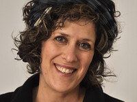 Батья Кахана-Дрор требует, чтобы раввины защитили жен военнослужащих в рамках брачного контракта