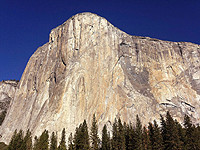 Скалолаз-инфлюенсер погиб после падения с вертикальной скалы в Калифорнии