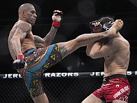 Россиянин Анкалаев нокаутом проиграл бразильцу Перейре и лишился пояса UFC