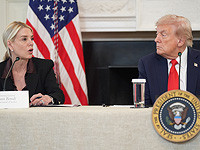 Говоря о переговорах в Египте, Трамп объявил, что в выходные, возможно, приедет на Ближний Восток