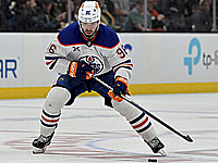 НХЛ. Еврейский защитник Джейк Уолман подписал семилетний контракт с 