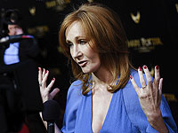 Джоан Роулинг заявила, что потрясена и испытывает стыд после теракта в Манчестере