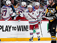 НХЛ. Достижения Кейна и Шефера. Две голевые передачи Чикрана. Два гола Фокса