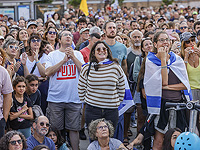 Еще 13 освобожденных заложников переданы 