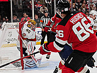 Гол Джека Хьюза. Достижение Кофилда. Результаты матчей НХЛ