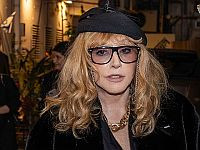 Четыре российских суда отказались рассматривать иски против Аллы Пугачевой