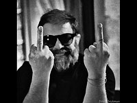 В Петербурге суд заочно оштрафовал Гребенщикова за ролик с исполнением песни Окуджавы