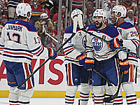 НХЛ. Достижение Макдэвида. Две результативные передачи Уолмана