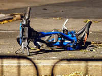 Автомобиль столкнулся с электровелосипедом в Бака аль-Гарбии, пострадал юноша