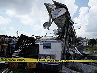 В Индии грузовик врезался в автобус, десятки погибших