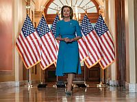 Ветеран американской политики Нэнси Пелоси сообщила, что завершит карьеру Ветеран американской политики Нэнси Пелоси сообщила, что завершит карьеру