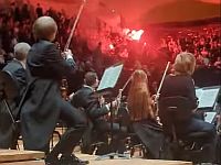 Пропалестинские активисты в Париже попытались сорвать концерт Израильского филармонического оркестра