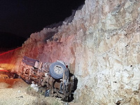 Возле Бейт-Хорона грузовик упал с большой высоты, тяжело травмирован водитель