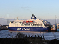 Паромная компания принесла извинения за показ детям фильма 18+