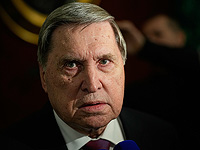 Ушаков: встречу Путина с Трампом только отложили