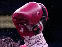 Бокс. В Нью-Йорке Давид Малюль  победил Колина Хантингтона