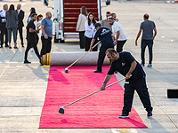 Работники охраны и уборки в госсекторе получат по 6000 шекелей и повышение зарплат Работники охраны и уборки в госсекторе получат по 6000 шекелей и повышение зарплат