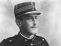 Альфреду Дрейфусу посмертно присвоено звание бригадного генерала