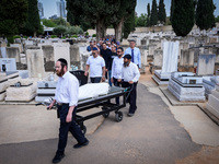 Жители Ор-Йегуды судятся с застройщиком из-за вида на кладбище