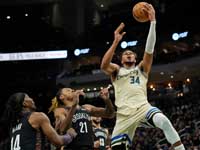 Историческое достижение Адетокунбо. Результаты матчей НБА