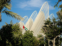 В Абу-Даби открылся новый национальный музей, построенный в виде крыльев сокола