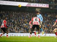 Футбол. Юбилейный олимпийский гол и другие сюрпризы чемпионата Англии