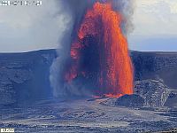 Извержение вулкана Килауэа на Гавайях: зафиксирован фонтан лавы высотой 370 метров