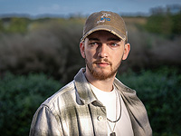 У экс-заложника украден телефон: У экс-заложника украден телефон: