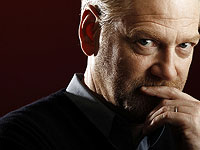 Актеру и режиссеру Кеннету Бране, 