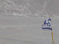 На вершине горы Хермон выпал снег