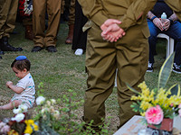 Госслужащие, потерявшие на войне родных, получат дополнительно 7 дней отпуска в год Госслужащие, потерявшие на войне родных, получат дополнительно 7 дней отпуска в год