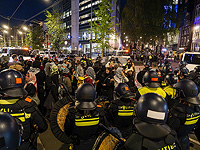 Пропалестинские манифестанты попытались сорвать ханукальное мероприятие в Амстердаме Пропалестинские манифестанты попытались сорвать ханукальное мероприятие в Амстердаме